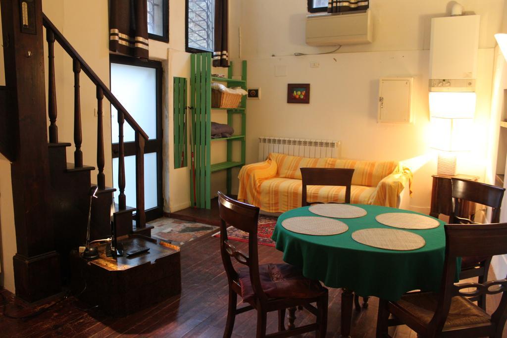 Mimi'S Studios Venesia Ruang foto